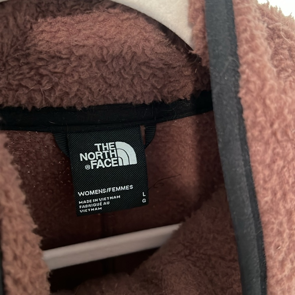 The North Face Mauve Brown Sherpa Fleece Utility Jacket with Black Chest Pocket - Picture 3 of 4